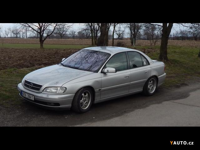 Opel Omega MV6 sedan