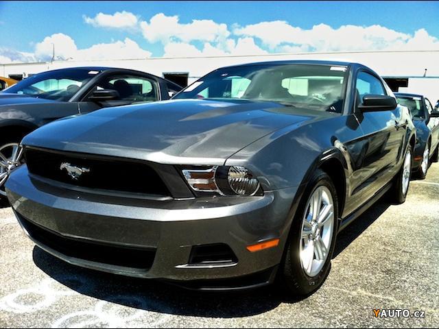 Ford Mustang Ford Mustang 2010 V6 4.0 Grey kupé