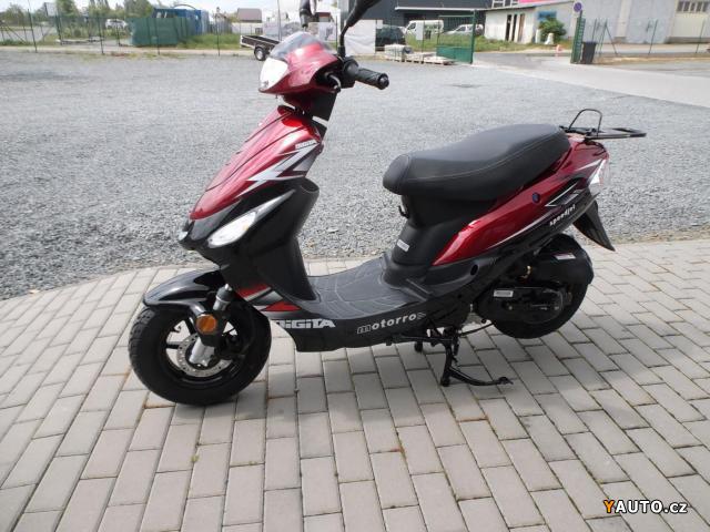 50 ccm, 1 kW skútr