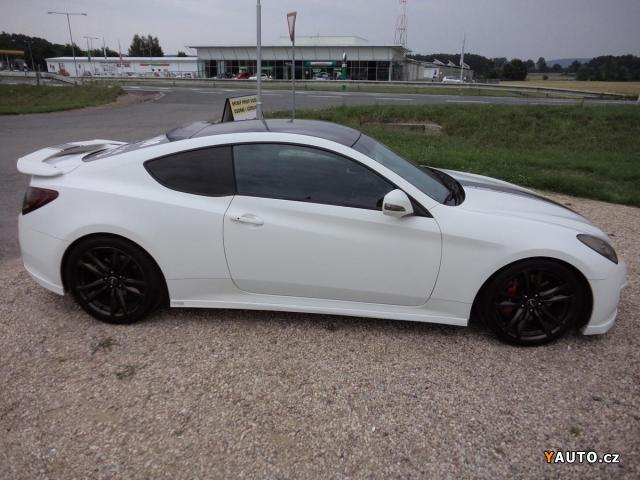 Hyundai Genesis Coupe 3.8 V6 kupé
