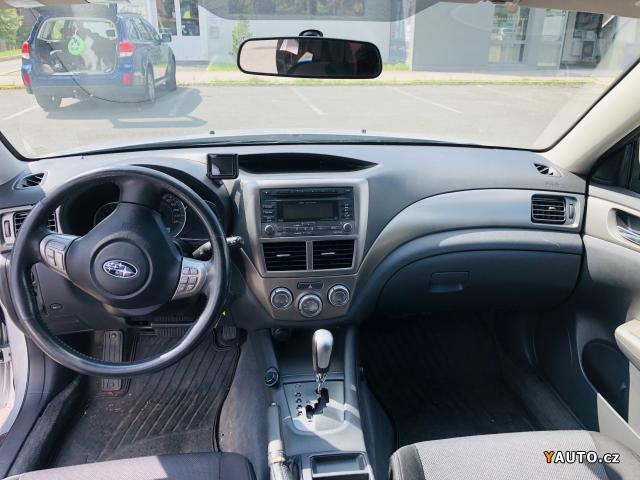 Subaru Impreza 2.0R hatchback