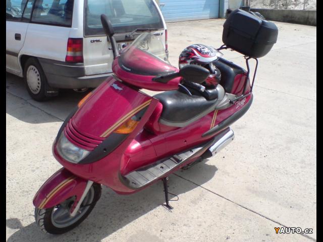 Hyosung GPS 125 Hyper skútr