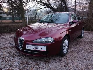 Alfa Romeo 147 1,6 16 V  TWINSPARK hatchback