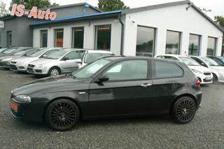 Alfa Romeo 147 1,6 hatchback