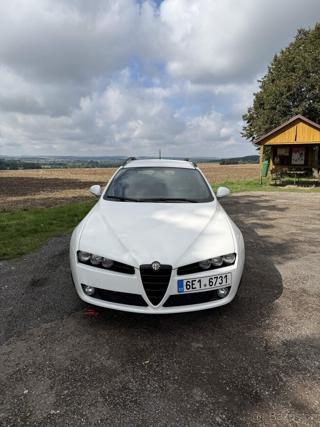 Alfa Romeo 159 159 Sportwagon rok 2011 kombi