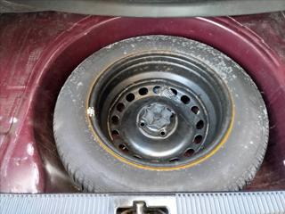 Audi 80 2,0 i originál bez zásahů sedan - Foto 34