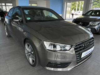 Audi A3 2,0   TDI 110kW,S-LINE,SERVISKA hatchback