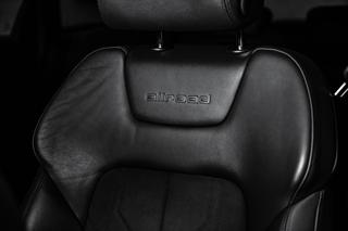 Audi A6 Allroad Allroad 55TDI Matrix Nezávislé kombi - Foto 23