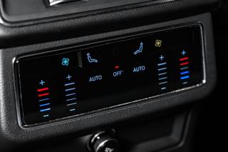 Audi A6 Allroad Allroad 55TDI Matrix Nezávislé kombi - Foto 20