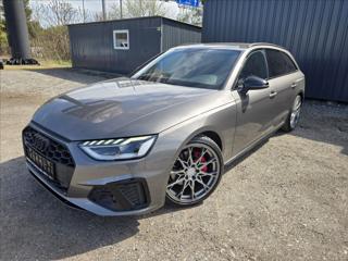 Audi A4 2,0 TDi S-line quattro led,taž kombi