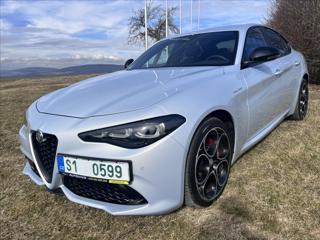 Alfa Romeo Giulia 2,0 T Veloce Q4 280k 8AT sedan