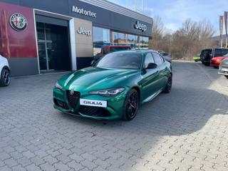 Alfa Romeo Giulia QUADRIFOGLIO sedan