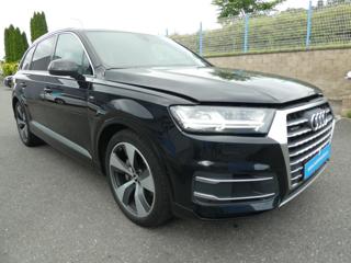Audi Q7 3,0TDi 200kW S LINE QUATTRO kombi