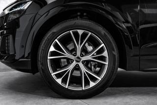 Audi Q8 2023, 2967 ccm, 210 kW, nafta SUV - Foto 2