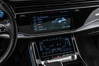 Audi Q8 2023, 2967 ccm, 210 kW, nafta SUV - Foto 17