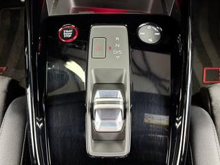 Audi RS 3 QUATTRO, B&O, HUD, VIRTUAL, SPORT. VÝFUKY hatchback - Foto 21