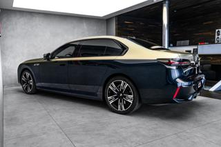 BMW i7 60 M-Sport Individual Theatre sedan - Foto 7