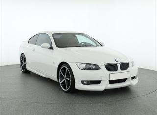 BMW Řada 3 330 i 200kW kupé benzin