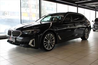 BMW Řada 5 530d Touring xDrive Luxury Line / LED kombi