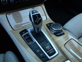 BMW Řada 5 530d xDrive 190kW kombi - Foto 18