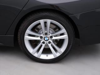BMW Řada 3 3,0 330d xDrive 190kW M-paket kombi - Foto 28