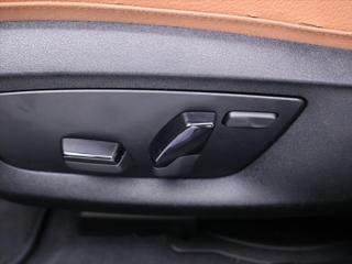 BMW Řada 5 2,0 520da 120kW Sport kombi - Foto 24