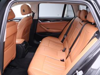 BMW Řada 5 2,0 520da 120kW Sport kombi - Foto 30