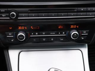 BMW Řada 5 3,0 530d x Drive Tažné Klima kombi - Foto 24