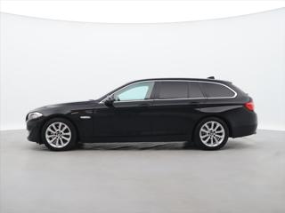 BMW Řada 5 3,0 530d x Drive Tažné Klima kombi - Foto 3