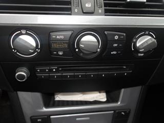 BMW Řada 5 530d PĚKNÝ !!! SERV.KNIHA ! kombi - Foto 26