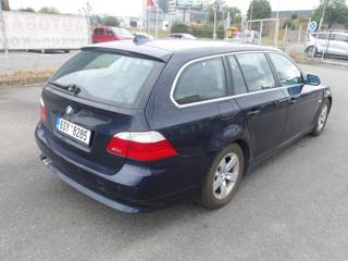 BMW Řada 5 530d PĚKNÝ !!! SERV.KNIHA ! kombi - Foto 13