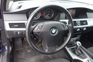 BMW Řada 5 530d PĚKNÝ !!! SERV.KNIHA ! kombi - Foto 6