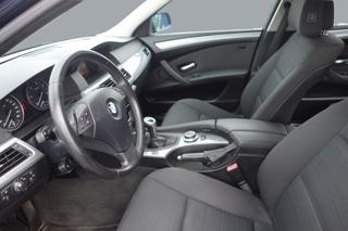 BMW Řada 5 530d PĚKNÝ !!! SERV.KNIHA ! kombi - Foto 2