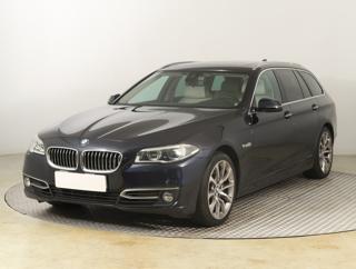 BMW Řada 5 530d xDrive 190kW kombi - Foto 3