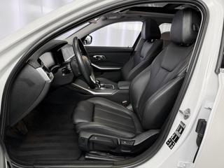 BMW Řada 3 320d xDrive AT LUXURY LINE, PANORAMA, EL. TAŽNÉ kombi - Foto 10