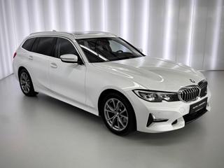 BMW Řada 3 320d xDrive AT LUXURY LINE, PANORAMA, EL. TAŽNÉ kombi - Foto 3