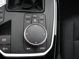 BMW Řada 3 2,0 320d 140kW CZ DPH Touring kombi - Foto 24