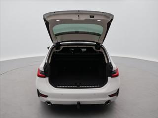 BMW Řada 3 2,0 320d 140kW CZ DPH Touring kombi - Foto 9