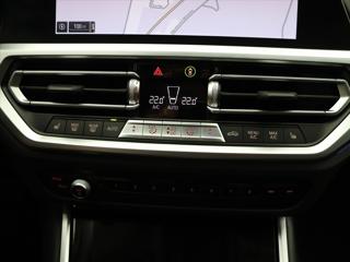 BMW Řada 3 2,0 320d 140kW CZ DPH Touring kombi - Foto 20