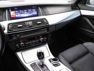 BMW Řada 5 3,0 530d x Drive Tažné Klima kombi - Foto 21