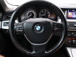 BMW Řada 5 3,0 530d x Drive Tažné Klima kombi - Foto 17