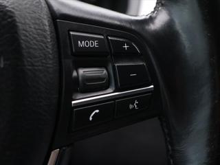 BMW Řada 5 3,0 530d x Drive Tažné Klima kombi - Foto 20
