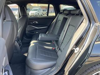 BMW Řada 3 330e xDrive M-Paket Pro*REZERVACE kombi - Foto 33