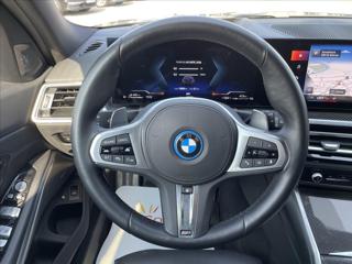BMW Řada 3 330e xDrive M-Paket Pro*REZERVACE kombi - Foto 37