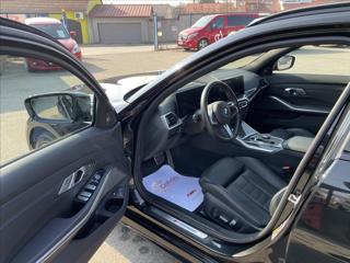 BMW Řada 3 330e xDrive M-Paket Pro*REZERVACE kombi - Foto 9