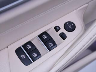BMW Řada 5 2,0 520d Luxury Line CZ DPH kombi - Foto 23