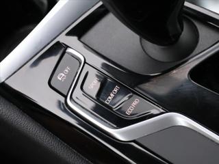 BMW Řada 5 3,0 530d 195kW Aut. Sport Line kombi - Foto 25
