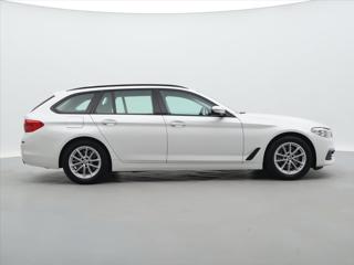 BMW Řada 5 3,0 530d 195kW Aut. Sport Line kombi - Foto 10