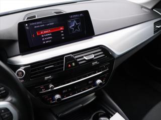 BMW Řada 5 3,0 530d 195kW Aut. Sport Line kombi - Foto 20