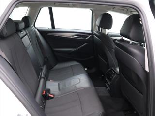 BMW Řada 5 3,0 530d 195kW Aut. Sport Line kombi - Foto 15